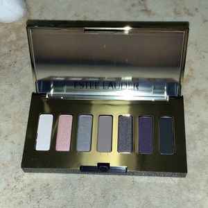 Estée Lauder travel eye shadow pallet!
